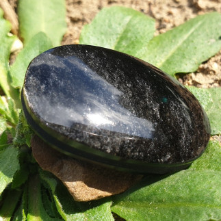 Cabochon ovale, rainuré en obsidienne argentée en provenance du Mexique