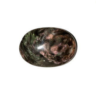 Cabochon ovale en obsidienne manto huichol (mentogochol) du Mexique