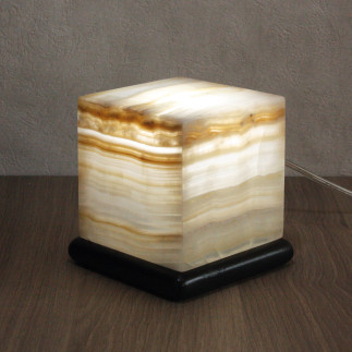 Lampe d'appoint artisanale en forme de cube