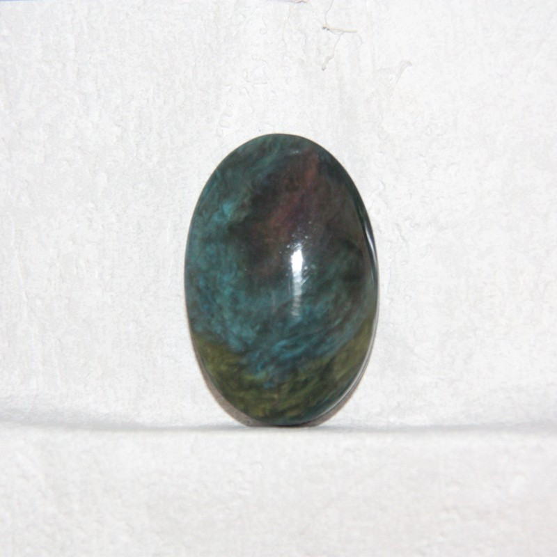 Cabochon en obsidienne manto huichol