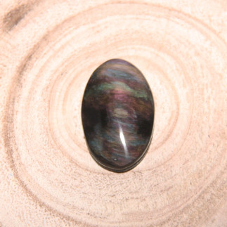 Cabochon ovale en obsidienne manto huichol