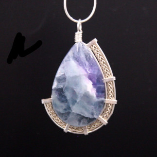 Pendentif en fluorite du Mexique - P'tite Lune d'Onyx
