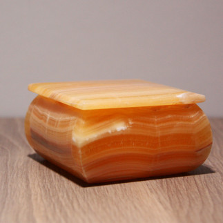 Boîte en pierre naturelle de couleur orange