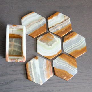 Set de sous-verres hexagonaux en onyx marbre du Mexique